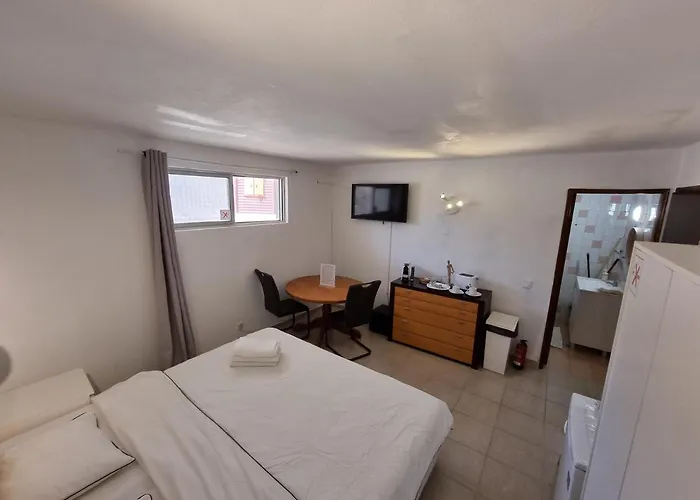 Aaa T0 Piscina Marina